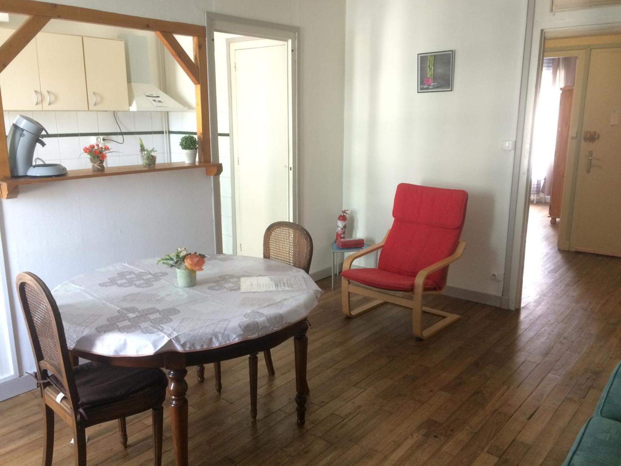 13 Boulvard Solferino T2 Agreable Pour Deux Pers Poitiers Buitenkant foto